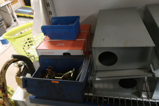 2 fag salgsreoler inkl. indhold (se billeder)