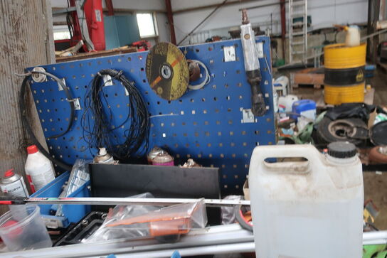 Værktøjsbord inkl. indhold