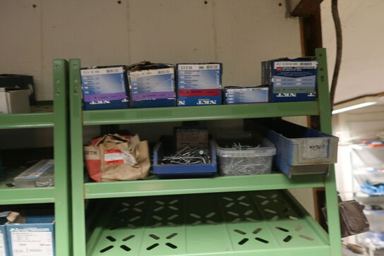 8 fag reoler inkl. indhold (se billeder)