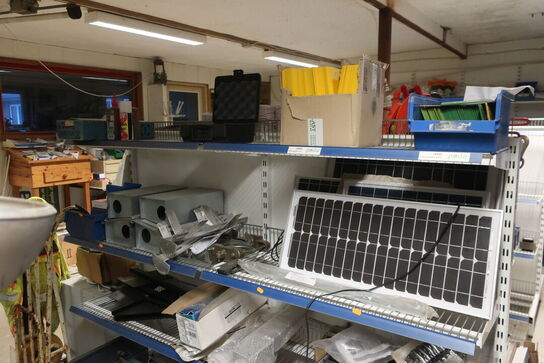 2 fag salgsreoler inkl. indhold (se billeder)