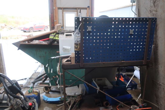 Værktøjsbord inkl. indhold