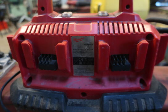 Lader 6x batteri MILWAUKEE M1418C6