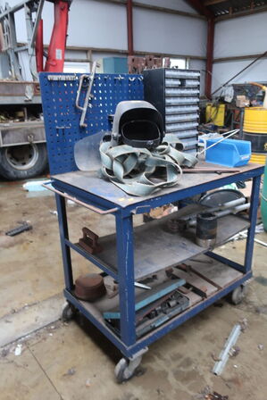 Værktøjsbord inkl. indhold