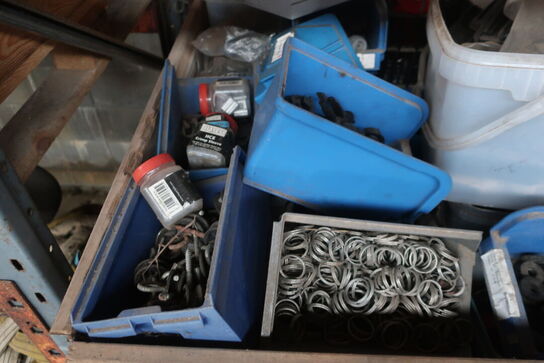 Paller m. div. indhold (se billeder)