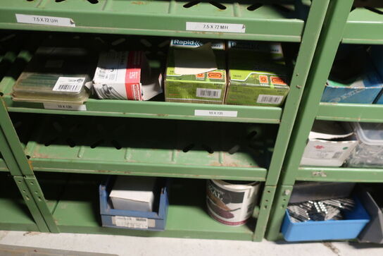 8 fag reoler inkl. indhold (se billeder)