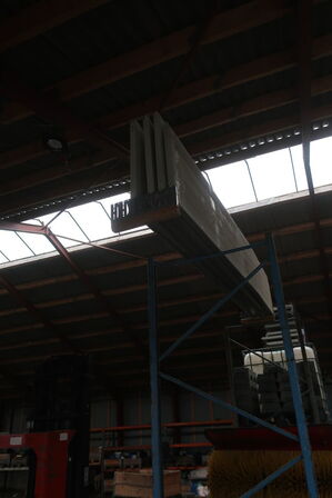 Portfag alu inkl. fjedre (obs: skal løftes ned af køber)