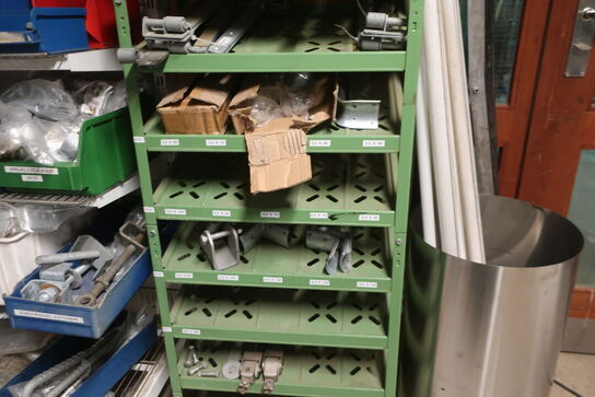 4+1 fag reoler inkl. indhold (hegnstilbehør m.v.) (se billeder)