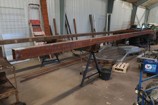 Div. metalemner (påbegyndt chassis, rionet, emner på gulv)