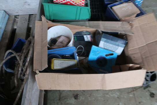 Paller m. div. indhold (se billeder)