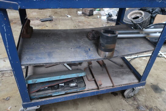 Værktøjsbord inkl. indhold