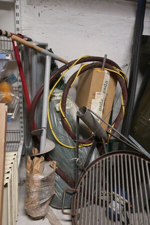 Pælebor, grillrist samt div.