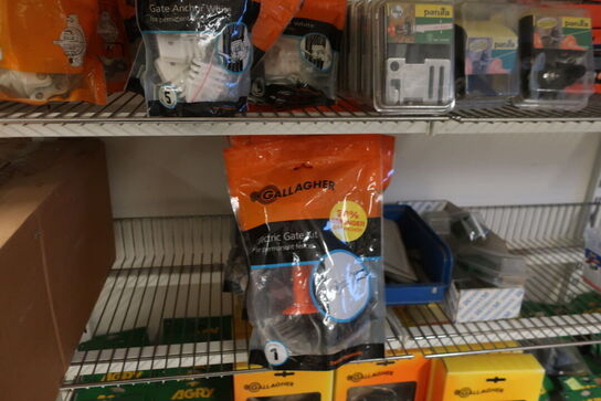 5 fag reoler inkl. indhold (hegnstilbehør m.v.) (se billeder)