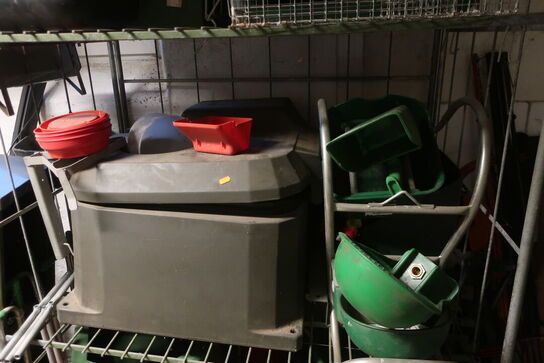 Reol inkl. indhold (se billeder)