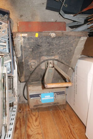 Div. hegnsmateriale, tekstilpresse m.v.