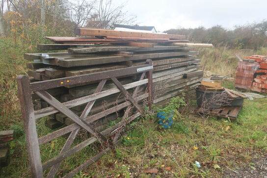 Div. træ, brædder m.v. (se billeder)