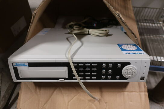 2 fag salgsreoler inkl. indhold (se billeder)