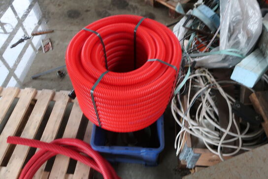 Arkivskab samt div. (se billeder)