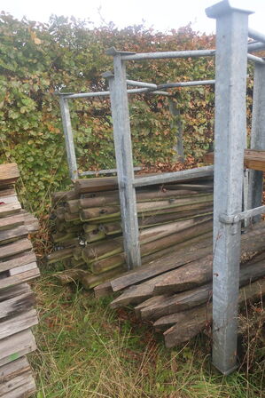 Betonelementer, stålbur, barrel m.v. (se billeder)