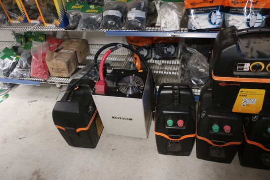 5 fag reoler inkl. indhold (hegnstilbehør m.v.) (se billeder)