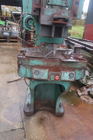 Excenterpresse PMB EPF-32 (antages defekt)