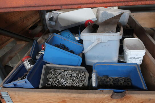 Paller m. div. indhold (se billeder)