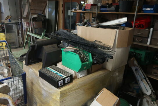 Div. træ, indkøbsvogne, reb m.v. (se billeder)