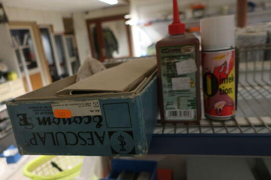 2 fag salgsreoler inkl. indhold (se billeder)