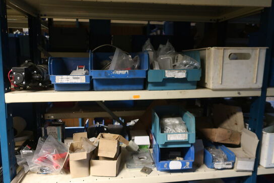 3 fag reoler inkl. indhold (se billeder)