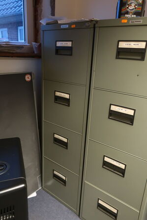 2 stk. arkivskabe i stål