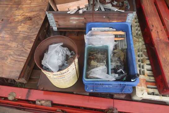 Div. metalemner, træ m.v. (se billeder)