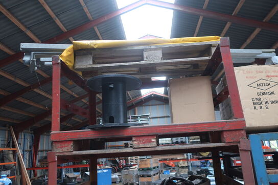 4 stk. palle m. stålstativer