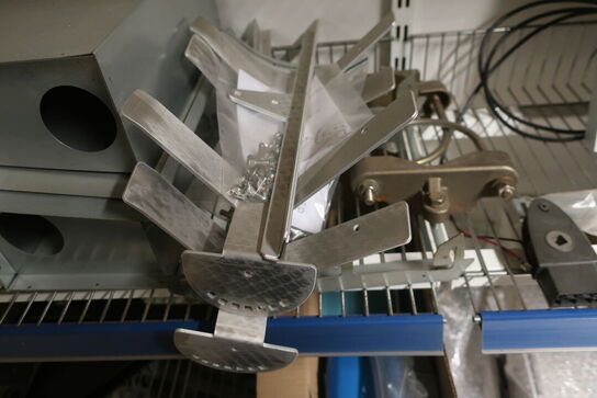 2 fag salgsreoler inkl. indhold (se billeder)