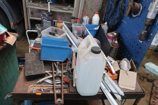 Værktøjsbord inkl. indhold