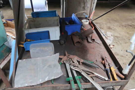 Værktøjsbord inkl. indhold