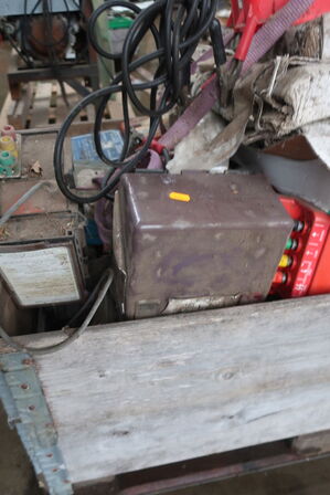 Div. ældre forsyninger til strømhegn