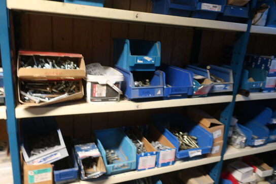 4 fag reoler inkl. indhold (se billeder)