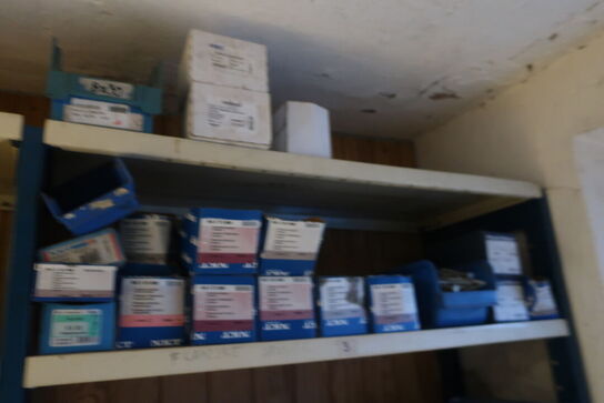 4 fag reoler inkl. indhold (se billeder)