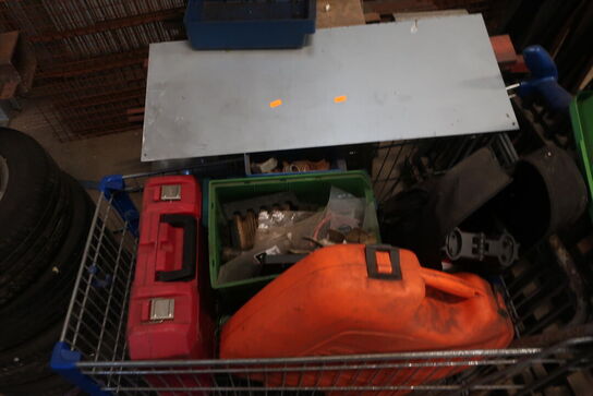 Div. værktøj, indkøbsvogn m.v. 