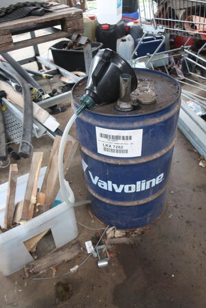 Indkøbsvogn inkl. indhold samt div. (se billeder)