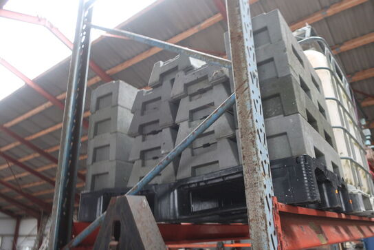 Palle m. fødder til hegn