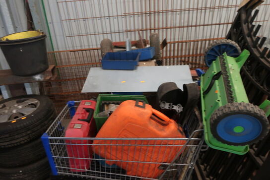 Div. værktøj, indkøbsvogn m.v. 