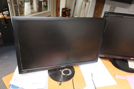 Hæve/sænkebord, kontorstol samt IT udstyr