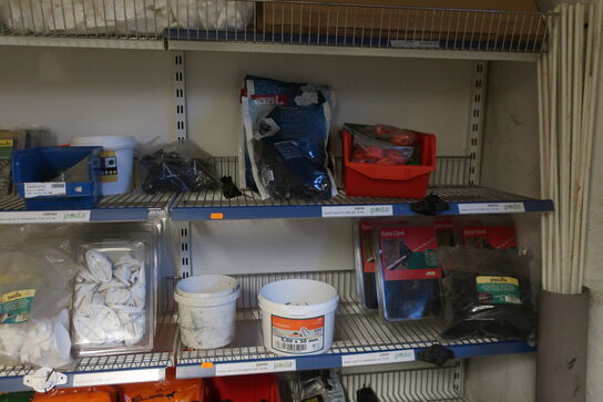 5 fag reoler inkl. indhold (hegnstilbehør m.v.) (se billeder)