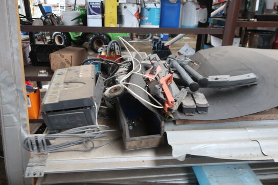 Aluport inkl. indhold ovenpå