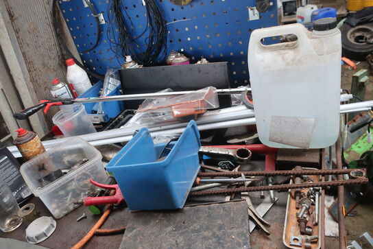 Værktøjsbord inkl. indhold