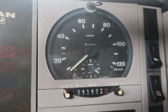 Lastbil MAN 14.224 m. HIAB kran