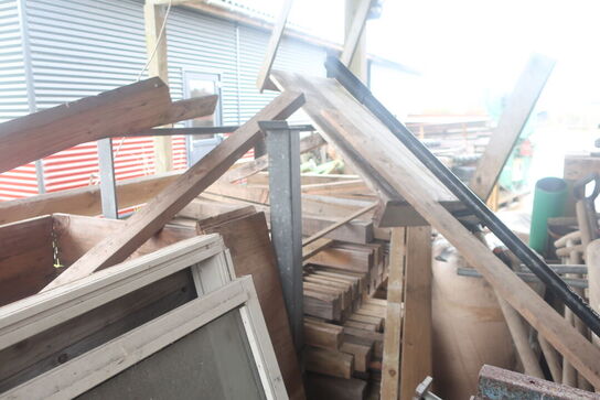 Div. paller, træ m.v. (se billeder)