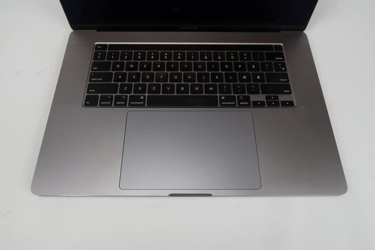 Apple Macbook Pro 16"