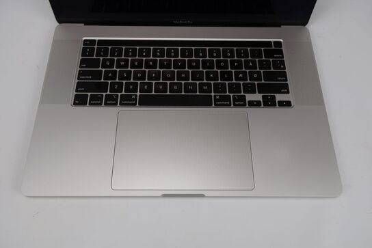 Apple Macbook Pro 16"