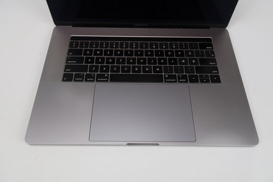 Apple Macbook Pro 15,4"